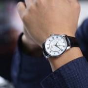 美度（MIDO） Baroncelli 贝伦赛丽系列 M8600.4.21.4 男士机械腕表 罗马数字时标 背透设计