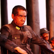 他们吃茶吃烟吃兔兔, 但一放下麻将, 他们就是这个民族最硬的脊梁