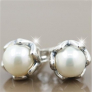 PANDORA 潘多拉 290533p 白色淡水珍珠耳环