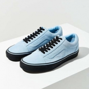 Vans & UO Suede Old Skool Sneaker 女士运动鞋