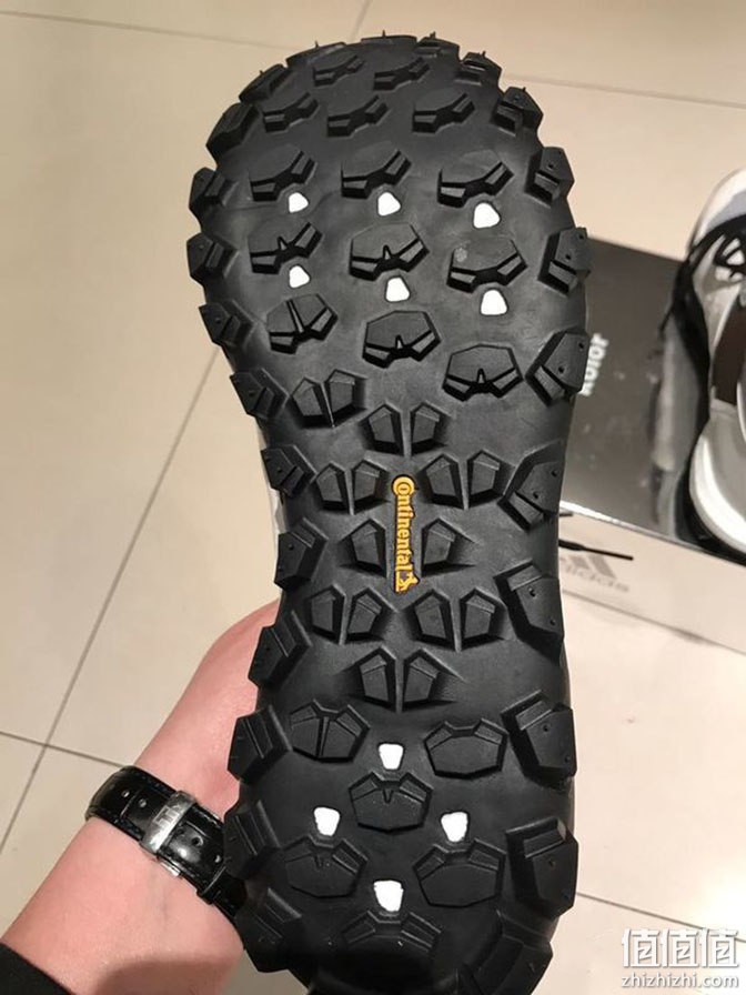 Adidas 阿迪达斯 Kolor Response Trai 联名款徒步鞋上脚