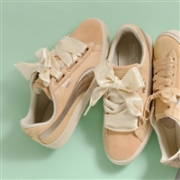 优雅与少女的碰撞！PUMA 彪马BASKET HEART UP 蝴蝶结大地自然金色板鞋 364955