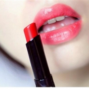 GUERLAIN娇兰 小黑裙甜漾唇膏 003色号Red Heels 2.8g