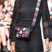 Rebecca Minkoff 瑞贝卡 明可弗Floral Applique Camera 女士真皮立体花朵相机包