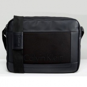 Calvin Klein Callou 男士仿皮邮差包