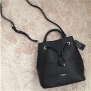 Furla 经典软皮水桶包 3色可选