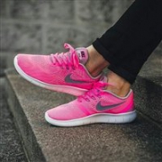 成人可穿：Nike 耐克 Free RN大童款经典轻量跑鞋 两色