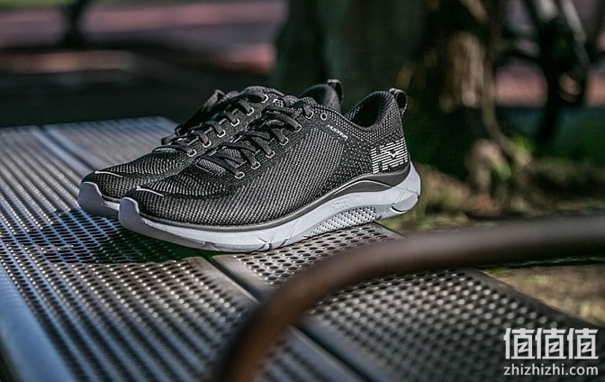 Hoka One One Hupana 跑步鞋开箱体验