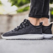Adidas阿迪达斯Tubular 女款小椰子运动鞋