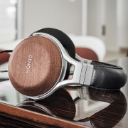 天龙（DENON）   AH-D7200 旗舰头戴式耳机 胡桃木木婉 真羊皮头带