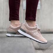 高端英产：New Balance新百伦576女士复古跑鞋 粉白色