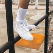 NIKE 耐克 AJ1 554724-110 男子篮球鞋
