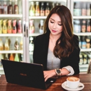 华硕 ASUS ZENBOOK UX430 14英寸轻薄笔记本