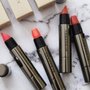 Feelunique中文官网：BURBERRY 巴宝莉 全线85折，柔润亮泽唇膏笔 多色 £20.4