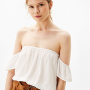 Bershka 02622187250 女士一字肩T恤
