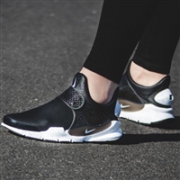 火到没朋友：NIKE耐克 SOCK DART SE女款运动鞋