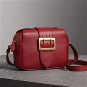 1717年款：BURBERRY 巴宝莉 Buckle女士大方扣相机包