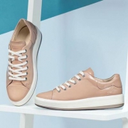 6PM：ECCO 爱步 Soft 9 柔酷9号 女士漆皮系带休闲鞋 国内￥1619 $68