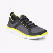 限42码，Clarks 其乐 男士三瓣底休闲运动鞋 国内￥649 Prime会员免费直邮