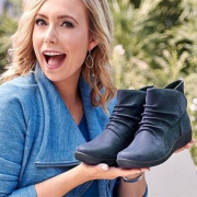 亚马逊海外购：限US5.5码，Clarks 其乐 Sillian Sway 女士真皮短靴 Prime会员凑单免费直邮含税