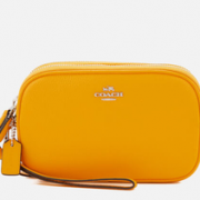 Coach 蔻驰 Cross Body Bag 女士姜黄色小挎包