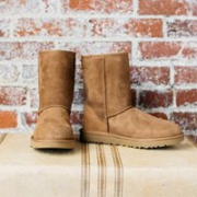 UGG Classic Short Sheepskin 女士经典中筒雪地靴 三色可选