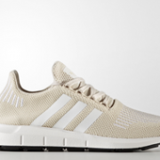 大码福利！Adidas 阿迪达斯 Swift Run 女款休闲运动鞋
