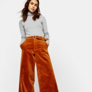 Bershka 亚洲限定女士高领长袖上衣