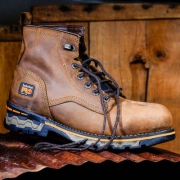 国内￥2299，Timberland 添柏岚 AG Boss Alloy 防水做旧工装靴 $64.99