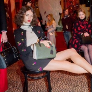 Kate Spade 凯特丝蓓美国官网 全场美包、服饰、鞋履、配饰等