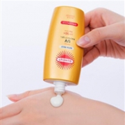 3折！2018版 KOSE高丝 suncut防水抗汗防晒乳SPF50+ 金瓶100g