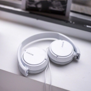 索尼（SONY）  MDR-ZX110AP 头戴式 重低音耳机
