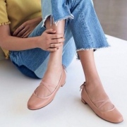 Stuart Weitzman 女士Bolshoi Napa 软羊皮芭蕾平底鞋  3折$112.99