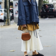 CHLOé Nile small leather and suede cross-body bag 经典棕色手袋