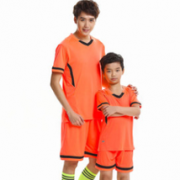 ERTLRENZ/亿尔恩志 成人儿童 足球服套装  9.9元包邮（39.9-30）