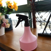 源庄家居 糖果色喷水壶 500ML 4.6元包邮（9.6-5）