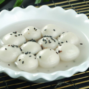 馅料浓香！限地区！三全 醇香黑芝麻汤圆 320g   3.3元（买赠+满减）