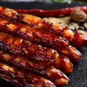 腊香诱人！黄家月 广式腊肠500g  15.8元（30.8-15）