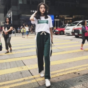 运动休闲套装 T恤+开叉条纹阔腿裤两件套
