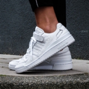 adidas Forum Low 女士休闲鞋