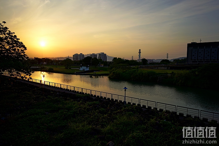 轻巧、高清兼顾！Zeiss 蔡司 Loxia 2.4/25 大光圈广角镜头评测报告