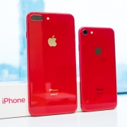 红色 iPhone 8 真机图赏 玻璃金属混搭很有范