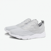 Reebok锐步 Furylite Slip-On 女款复古跑鞋