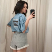 萌查查 hiphop宽松怪味少女T恤