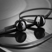 图拉斯 H1 重低音入耳式耳机