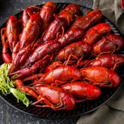 限地区！红小厨麻辣小龙虾 净虾1斤*5件+鲜美来 东海带鱼 600g*2件 139.43元包邮（双重优惠）