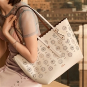 Coach官网母亲节大促 精选鞋包、服饰等热卖
