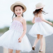 IK印象童年 女童连衣裙+音乐投影灯儿童玩具+Earth‘sBest 进口婴幼儿胡萝卜泥113克/罐