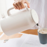 苏泊尔 高档无缝电热水壶1.7L STRIX温控器