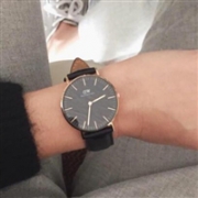镇店之宝：Daniel Wellington 丹尼尔·惠灵顿 Classic Black 男士时尚真皮腕表